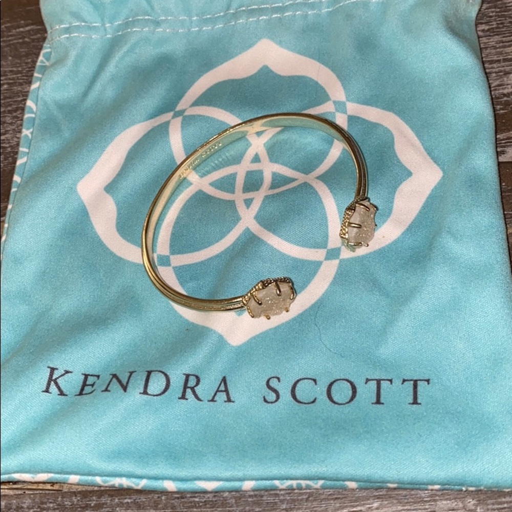 Kendra Scott bracelet